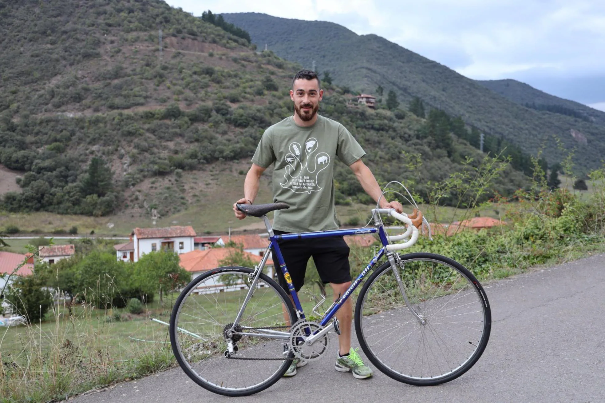 Una bici cl sica para un reto solidario El Diario Monta s